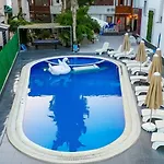 Casa Blue Hotel *